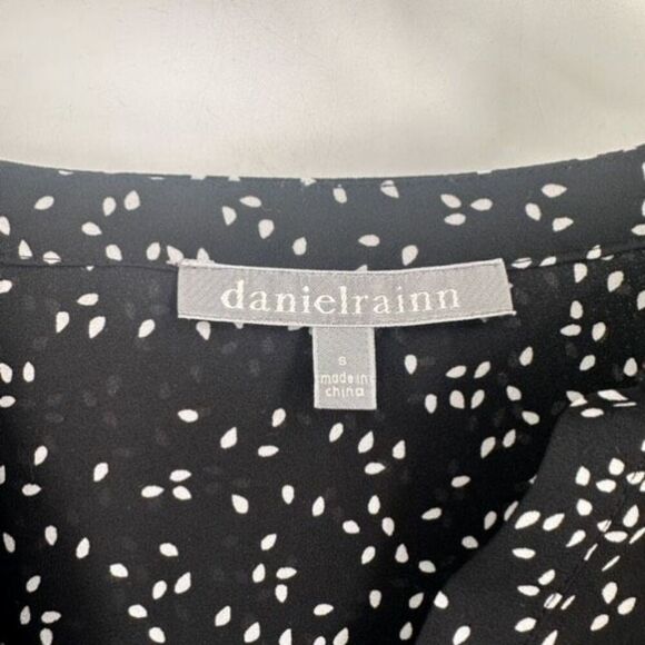 Daniel Rainn Koda Split Neck Rain Drop Polka Dot Blouse Black & White Size Small - Picture 4 of 16